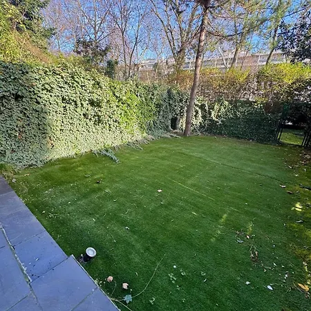 Exceptional With Private Garden شقة نويي سور سين